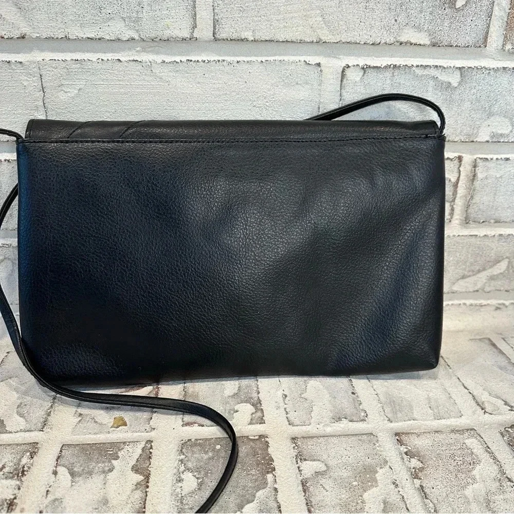 N/A black faux